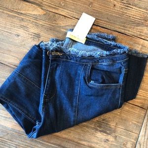 DARK WASH CROPPED FLARE